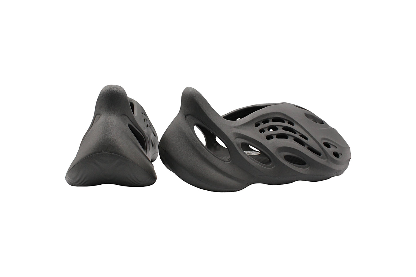 Adidas Yeezy Foam RNNR ‘Carbon Black’ / UK8