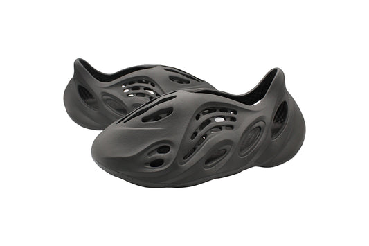 Adidas Yeezy Foam RNNR ‘Carbon Black’ / UK13