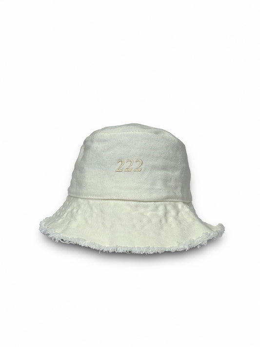 CASCA 222 Distressed Bucket Hat / Off White